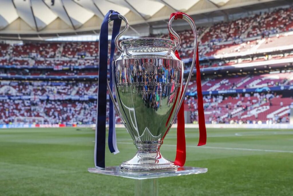 UEFA CHAMPIONS LEAGUE Trophy